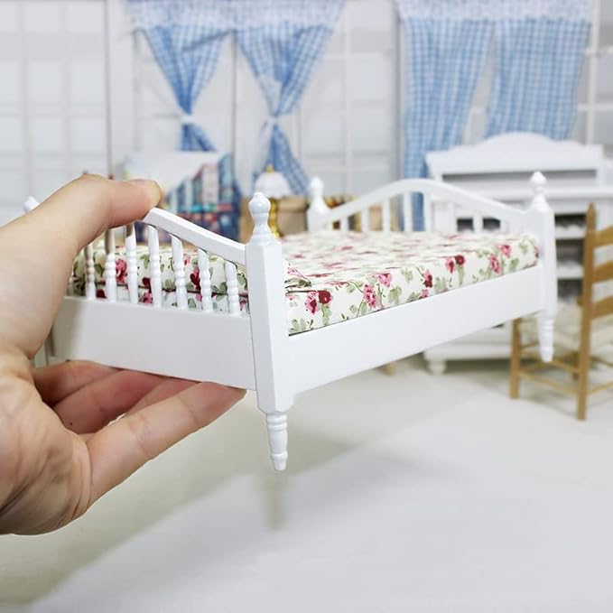 Dollhouse Decoration Accessories, Mini Dollhouse Furniture Bed Room Pretend Play Toy