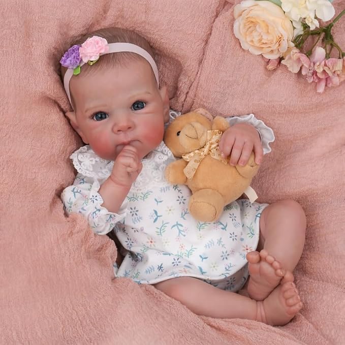 WOOROY Realistic Reborn Baby Dolls, 18 Inch Lifelike Newborn Baby Girl Doll with Soft Body, Real Life Baby Dolls with Accessories Gift Toys for Kids Age 3+
