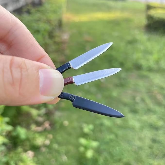 Miniature Cooking Knife, Metal Knife, Dollhouse Kitchen Accessory 1:12th Scale (Small Silver & Brown)