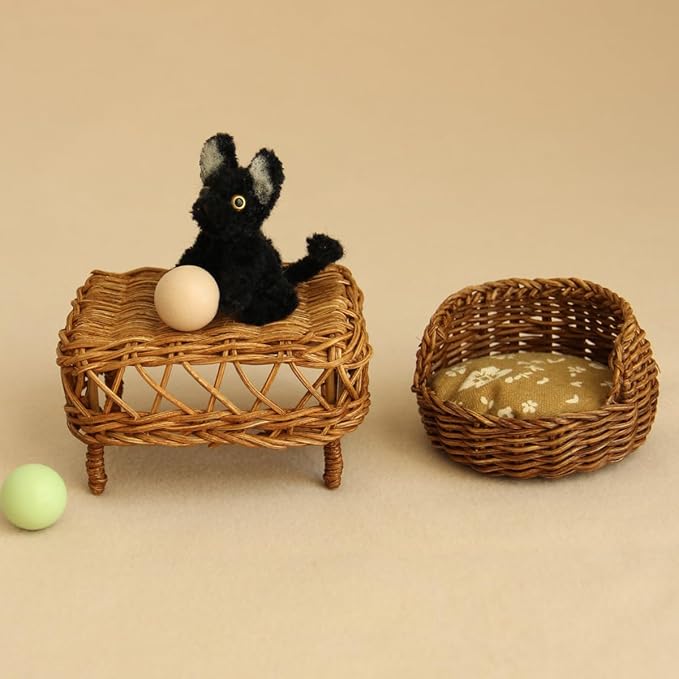 1:12 Scale Mini Rattan Dog Bed for Dollhouse Handmade Wicker Pet Bed, Cute Miniature Dog House Accessories for Doll House Decoration,Dollhouse Furniture Collection (Light) (Basket Dark)