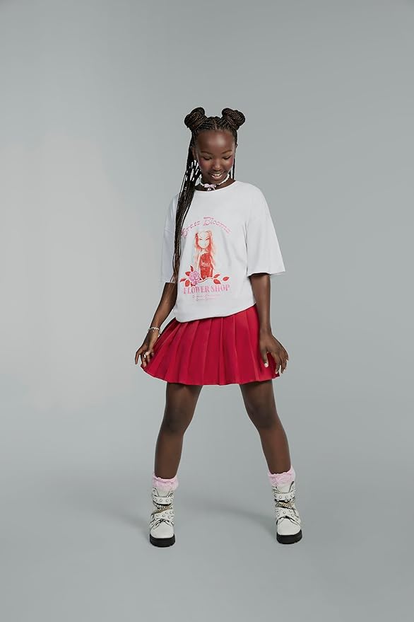Bratz Stylin' Yasmin Fashion Doll with Customizable T-Shirt for You and Accessories
