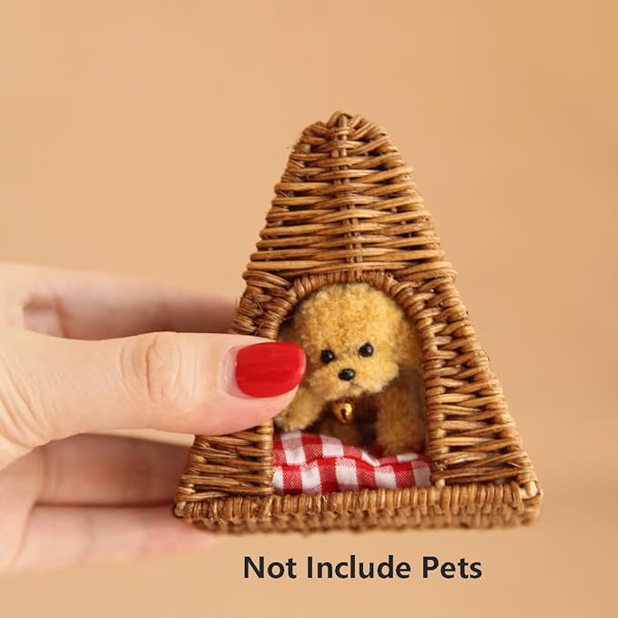 1:12 Scale Mini Rattan Dog Bed for Dollhouse Handmade Wicker Pet Bed, Cute Miniature Dog House Accessories for Doll House Decoration,Dollhouse Furniture Collection (Light) (Triangular Dark)