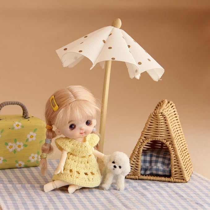 1:12 Scale Mini Rattan Dog Bed for Dollhouse Handmade Wicker Pet Bed, Cute Miniature Dog House Accessories for Doll House Decoration,Dollhouse Furniture Collection (Light) (Triangular Light)