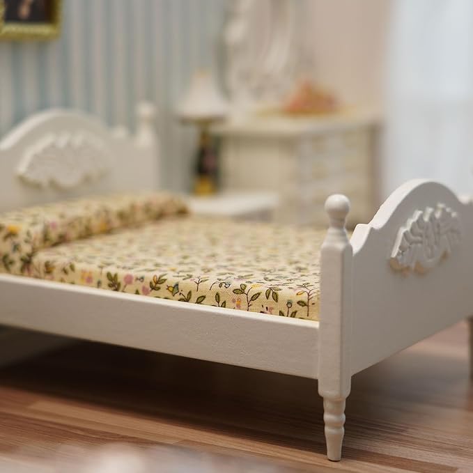 Miniature Furniture Dollhouse Wooden Fabric Bed with Mattress & Pillow 1 12 Scale Furniture Dollhouse Decoration Accessories (White)