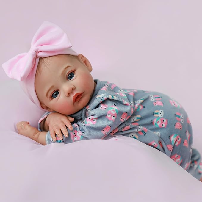 KSBD Lifelike Reborn Baby Girl - 18 inch Realistic Baby Girl Real Life Newborn Baby Dolls, Handmade Anatomically Correct Real Baby Dolls Gift Set for Kids Age 3 +