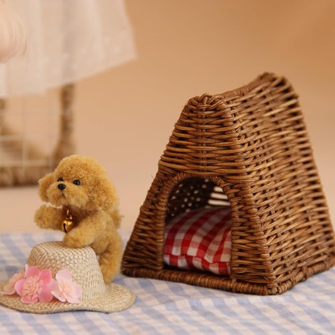 1:12 Scale Mini Rattan Dog Bed for Dollhouse Handmade Wicker Pet Bed, Cute Miniature Dog House Accessories for Doll House Decoration,Dollhouse Furniture Collection (Light) (Triangular Dark)