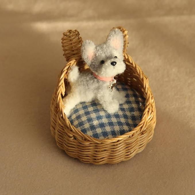 Miniature Dollhouse Handmade Pipe Cleaner Pet, Mini Doll House Pet Accessory, Cute Pet Craft Gift for Dollhouse Enthusiasts (Schnauzer Chain Dog)