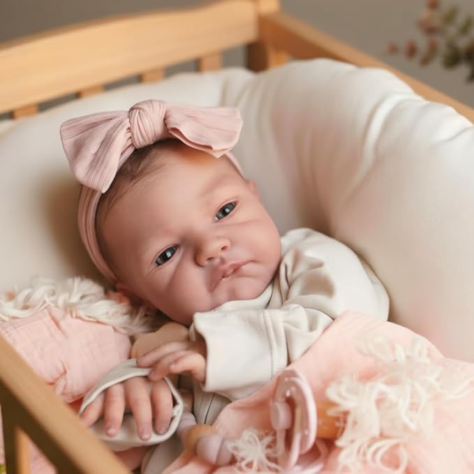 WOOROY Realistic Reborn Baby Dolls - 20 Inch Lifelike Newborn Baby Doll Girl Real Life Baby Dolls with Weighted Soft Body Gift Toy for Kids Age 3+