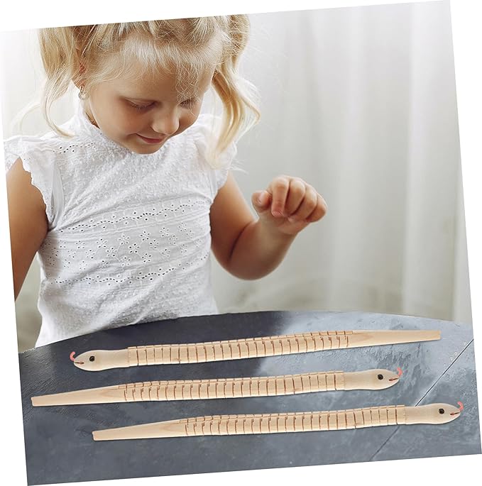 BESTonZON 8Pcs Flexible Wooden Snake Halloween Themed Decor for Spooky Parties Realistic Jointed Design for Interactive Fun and Scary Atmosphere