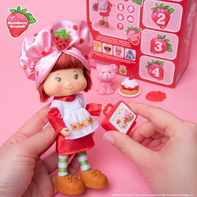 The Loyal Subjects Strawberry Shortcake 5.5-inch Poseable Fashion Doll