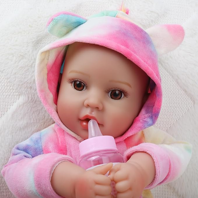GOAROY Lifelike Baby Dolls Girl, 18 inch Large Realistic Sweet Soft Body Baby Doll Real Life Baby Dolls Girl, with Accessories Gift for Kids Age 3 4 5 6 7 8+