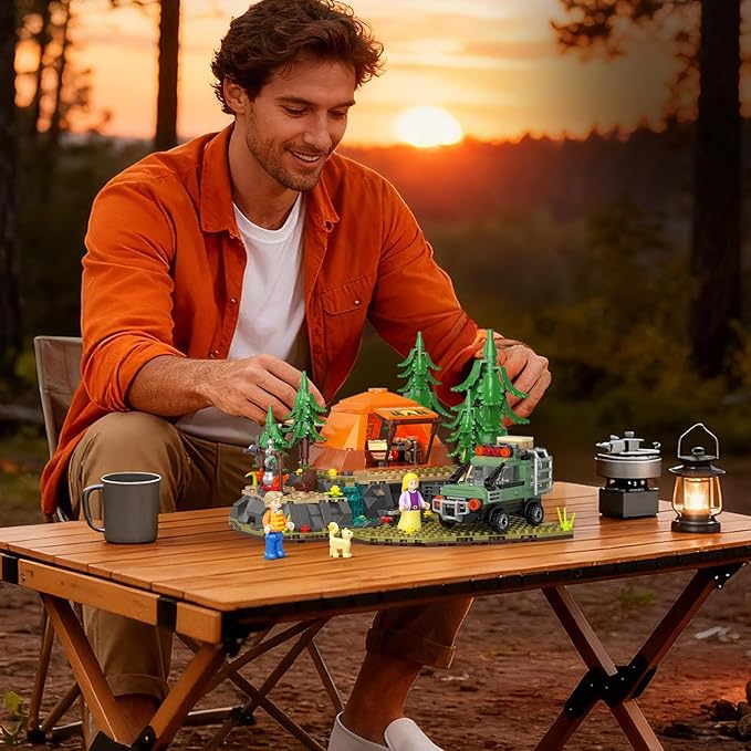 Mountain Camping Building Blocks Set - 677PCS Outdoor Adventure Scene Construction Toy with Tent, Camping Car & Campfire, Desktop Decoration for Kids & Adults, Creative Gift for Camping Lovers