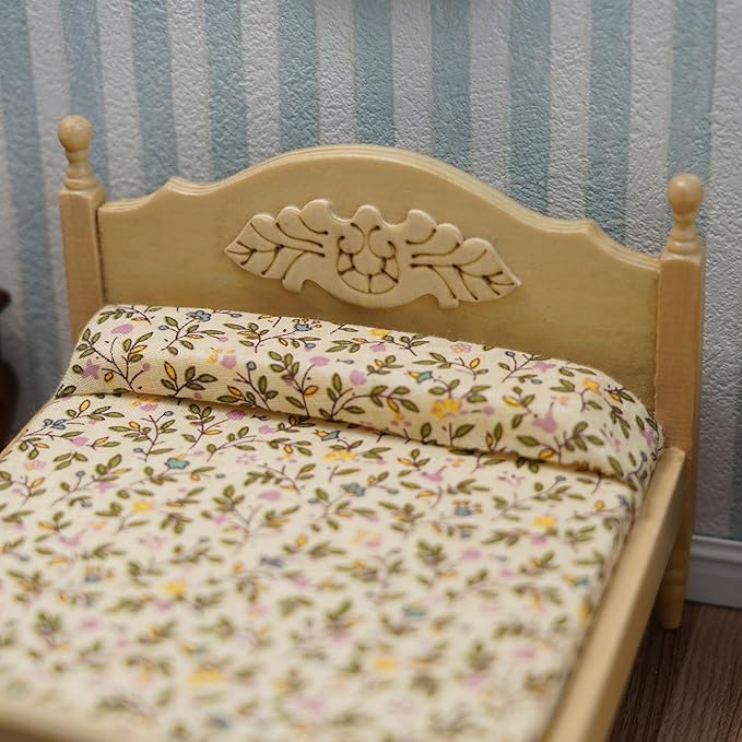 Miniature Furniture Dollhouse Wooden Fabric Bed with Mattress & Pillow 1 12 Scale Furniture Dollhouse Decoration Accessories (Wood)