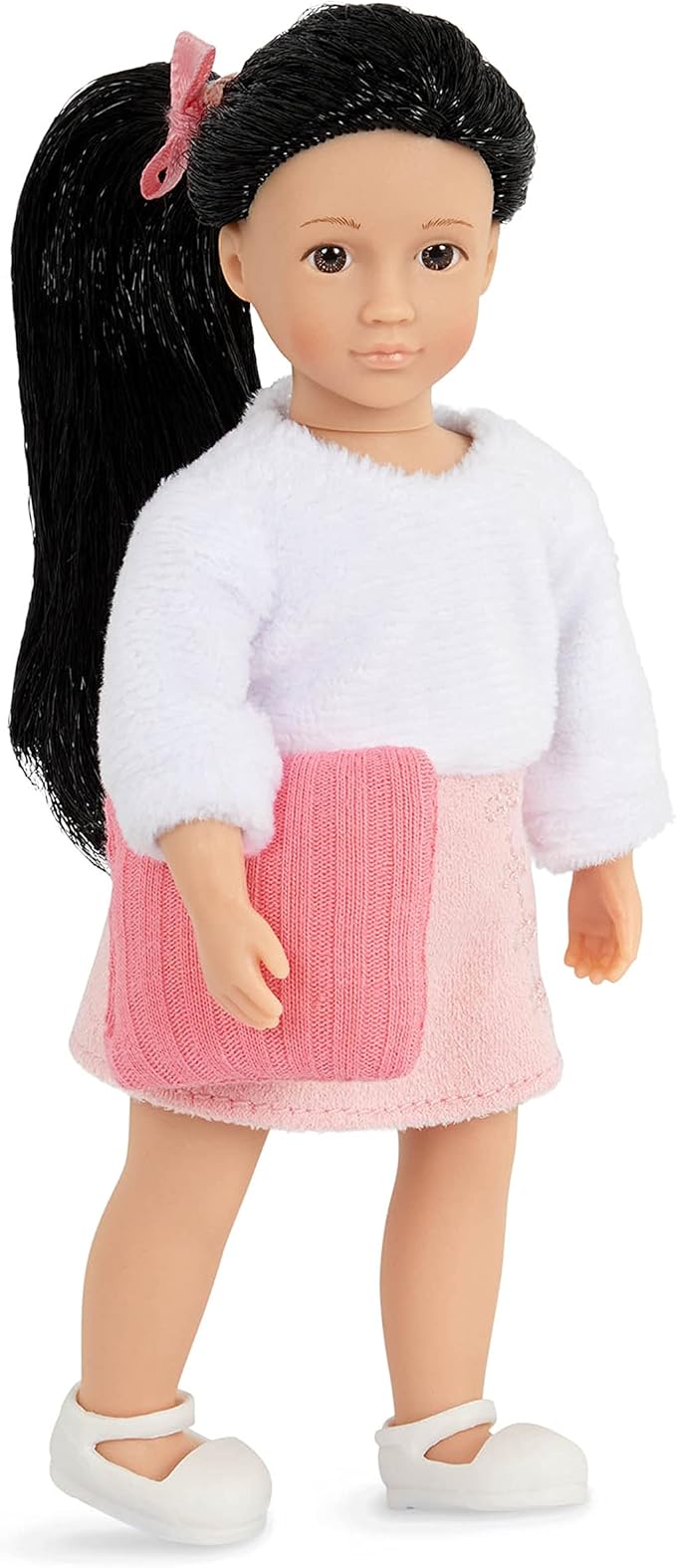 Lori – Yuni's Cozy Sofa Set Mini Doll & Living Room Furniture 6-Inch Doll & Dollhouse Accessories Sofa, Pouffe, Table, Rug, Pillows Play Set for 3+ Years