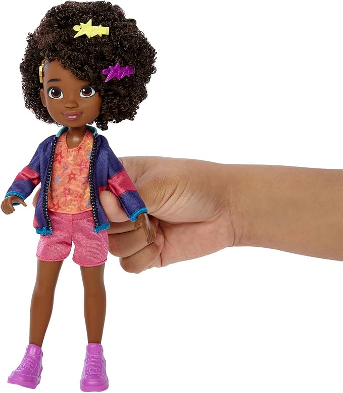 Mattel Karma's World Fashion Pack with Karma Grant Doll, Clothes & Accessories, From School to Stage Set with 14 Pieces, Dark Brown Hair