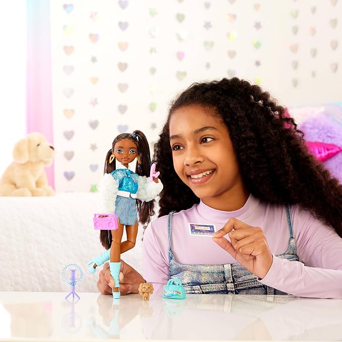 Barbie Dream Besties Playset, Brooklyn” Posable Fashion Doll with Long Black Hair, 9 Music-Themed Accessories