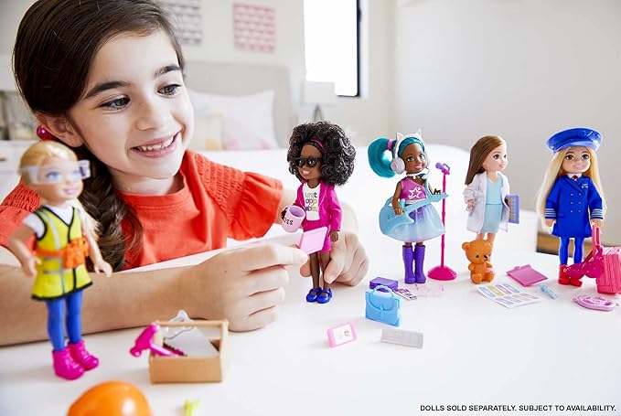 Barbie Chelsea Can Be Playset with Blonde Chelsea Pilot Doll (6-in), Luggage, Headset, Cockpit Wheel, Mini Plane, Glasses, Great Gift for Ages 3 Years Old & Up