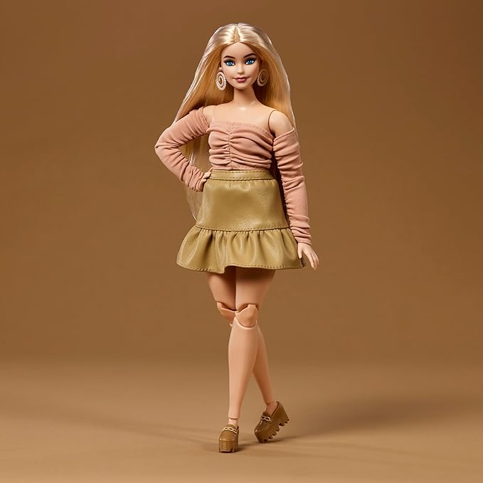 Barbie Basics You Create Neutral Kit 003 with Customizable Fashion Doll & Universal-fit Clothing, Posable Body & Swappable Doll Head