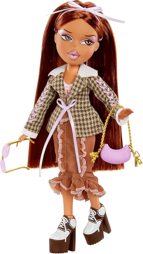 Bratz Stylin' Yasmin Fashion Doll with Customizable T-Shirt for You and Accessories