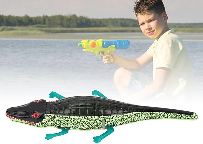 Wind Up Crocodile Toy, Vintage Iron Clockwork Toy with Crawling, Handcrafted Retro Desktop Decor for Office & Home, Unique Collectible Gift for Adults (Green)