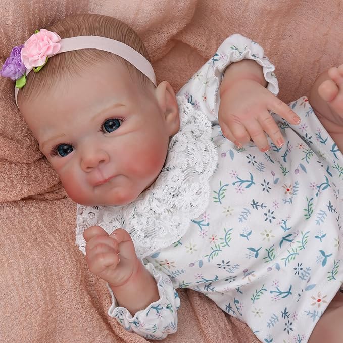 WOOROY Realistic Reborn Baby Dolls, 18 Inch Lifelike Newborn Baby Girl Doll with Soft Body, Real Life Baby Dolls with Accessories Gift Toys for Kids Age 3+