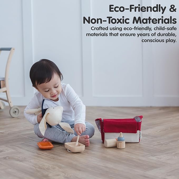PlanToys® Baby Doll Feeding Set for Kids | Wooden Pretend Play Baby Care Accessories with Bag, Bottles, Bib, Spoon & Food Box | Montessori Toy for Toddlers | Eco-Friendly Doll Accessory Kit