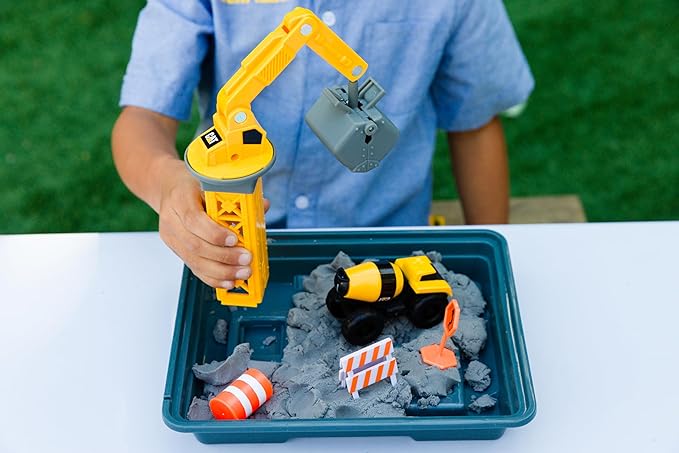 CAT Dig N Build Concrete Playset 12-oz Moldable Concrete Compound, Crane, 2 Little Machines Vehicles, Construction Molds & Easy-Cleanup Tray, Sensory STEM Kit for Kids Ages 3 +