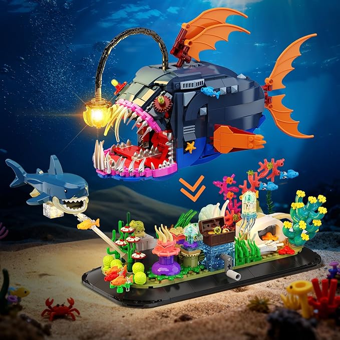 Mechanical Angler Fish Building Set with Lights, Movable Lantern Fish Building Blocks Toy with Shark Jellyfish, 1139 PCS Ocean Animal Building Kit, Home Decor Gift for Adults Teens Boys 12+