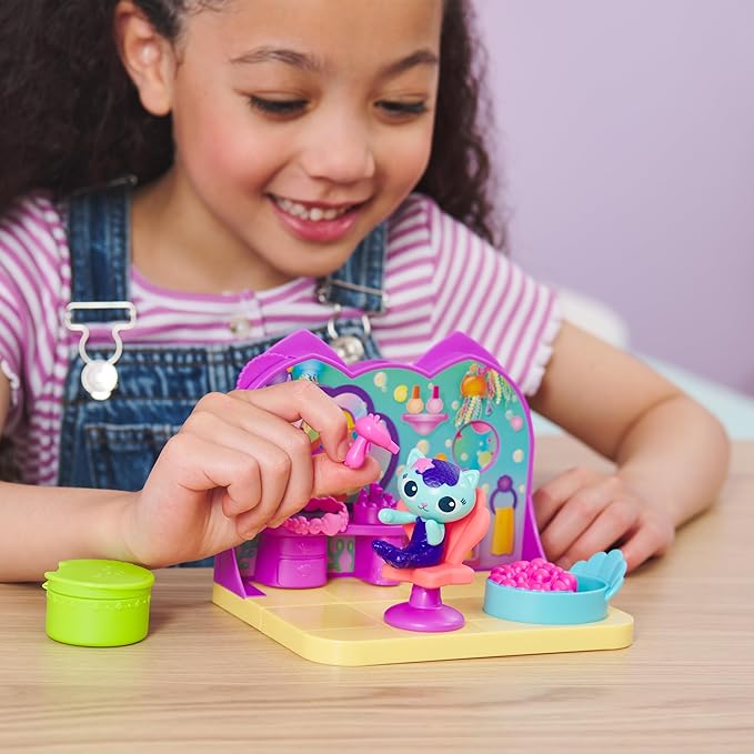 Gabby’s Dollhouse, MerCat’s Spa Room Playset, with MerCat Toy Figure, Surprise Toys and Dollhouse Furniture, Kids Toys for Girls & Boys 3+