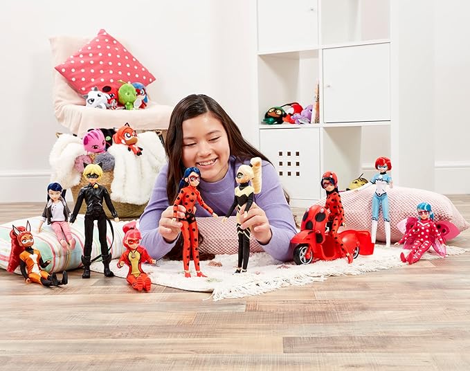 Miraculous Ladybug and Cat Noir Toys Ladybug Fashion Doll | Articulated 26cm Ladybug Doll with Accessories and Miraculous Kwami | Marinette Superhero Ladybug Figurine | Bandai Miraculous Dolls Range