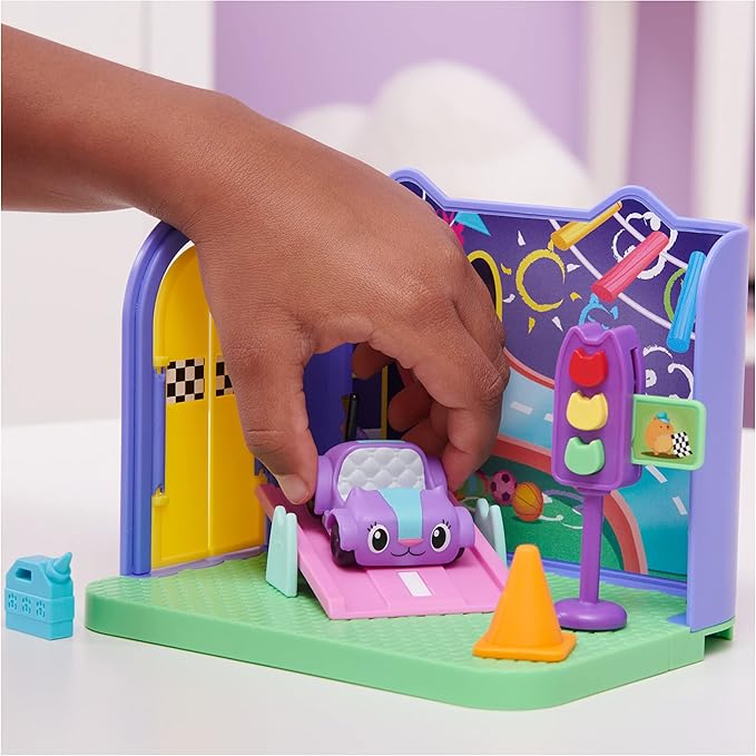 Gabby's Dollhouse, Carlita Purr-ific Play Room with Carlita Toy Car, Accessories, Furniture and Dollhouse Deliveries, Kids Toys for Ages 3 and up