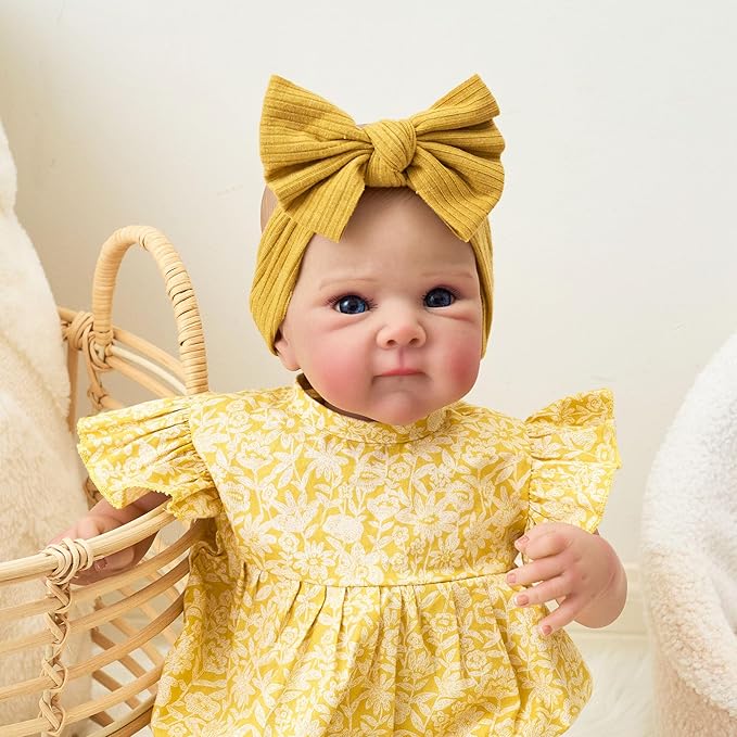FOCKOF Realistic Reborn Baby Dolls-18 Inch Realistic Baby Doll Girls Soft Cloth Body Reborn Baby with Gift Box for Kids Age 3+