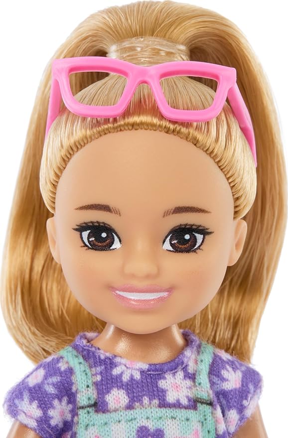 Barbie Doll & Accessories Toy Set, Chelsea Can Be Florist with 5 Flower Shop-Themed Pieces Including Bouquet & Register
